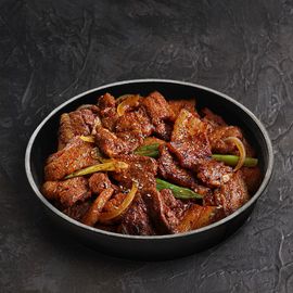 [Kaviar] Yong-wook Barbecue Lab Stir-fried pork belly with jerky(300g)-Smokey, spicy seasoning, unglazed over an open fire-Made in Korea
